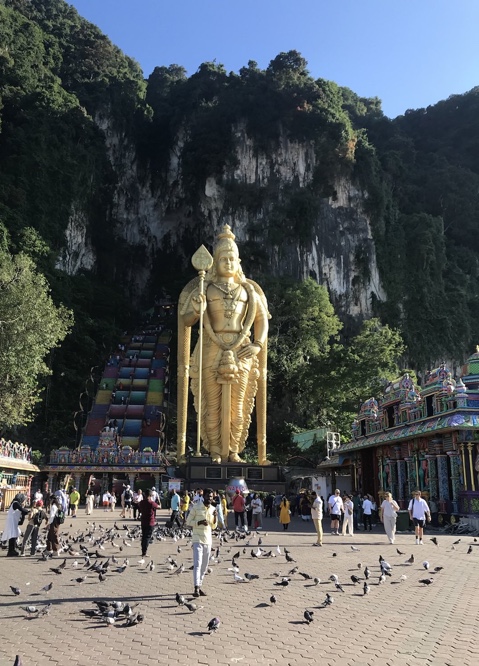 Gottheit Murugan mit stolzen 42,7 Metern H&ouml;he