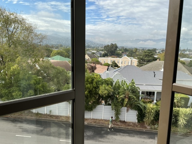 3.4.2026 - nach dem Regen str&ouml;mt die unnachahmliche afrikanische Luft in die Wohnung