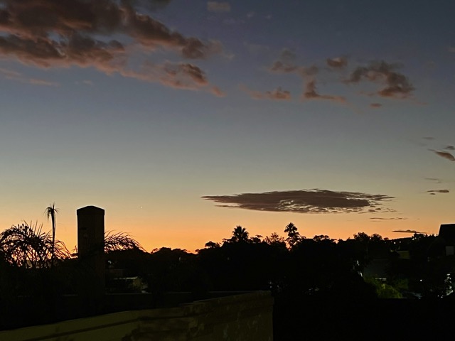 17.3.2026 - und wieder dieser afrikanische Sunset; nat&uuml;rlich mit G&amp;T